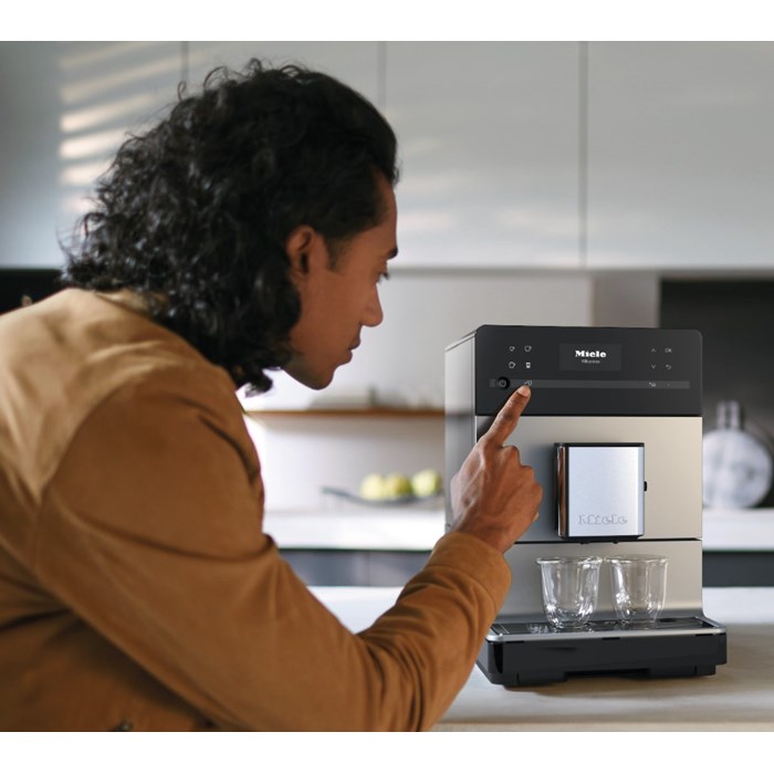 Miele CM 5510 Silence Stand-Kaffeevollautomat, Alu-Silber-Metallic